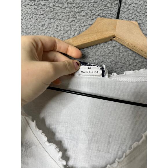 L. Marco Top Medium Italy City Art to WearRhinestone Ruffle V-Neck Shirt White - Picture 4 of 12